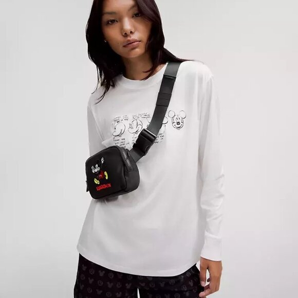 Limited Edition Disney x lululemon Everywhere Belt Bag 1L Mickey NWT - Picture 2 of 5